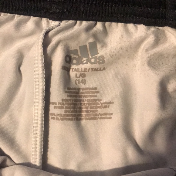 Shorts with attached spandex under - Picture 2 of 3